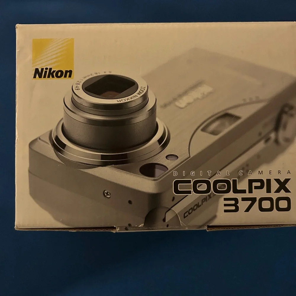 Nikon coolpix 3700